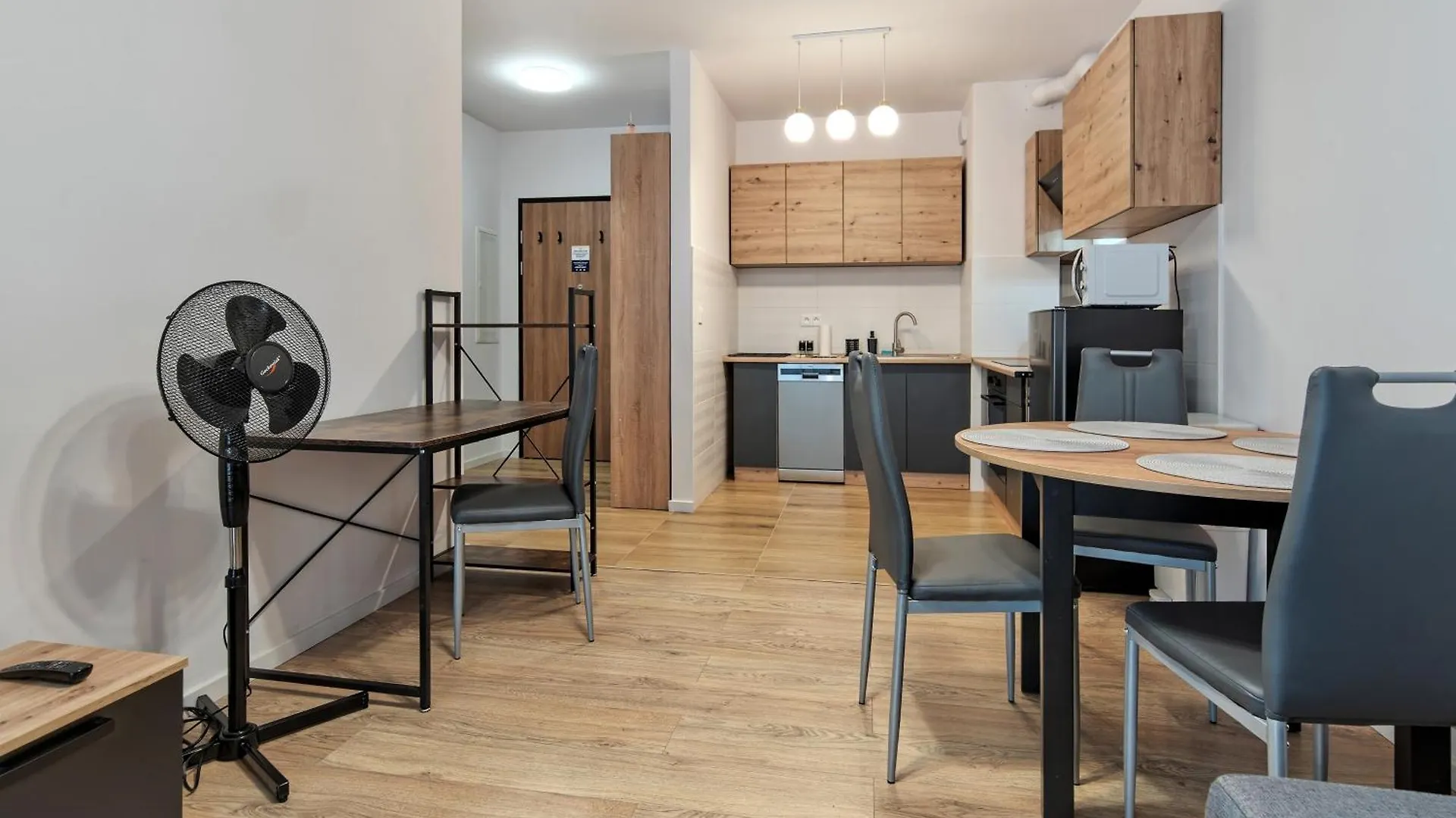 Gdansk Siedlce Apt - Parking & Balcony - By Rentujemy 0*,  Poland