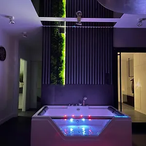  Apartment Magspace River View Jacuzzi